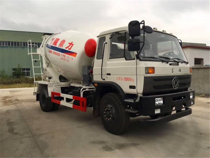 東風(fēng)勁諾6方攪拌車鄉(xiāng)鎮(zhèn)建設(shè)的首選
