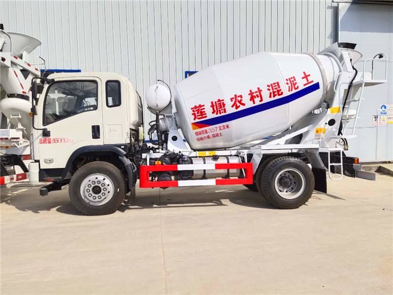 6方小型混凝土攪拌車大運(yùn)攪拌車鄉(xiāng)村建設(shè)必備