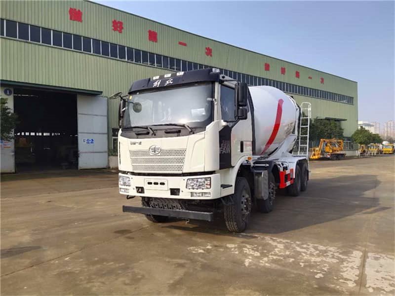 解放輕量化攪拌車與我們攜手為建設(shè)做出貢獻(xiàn)