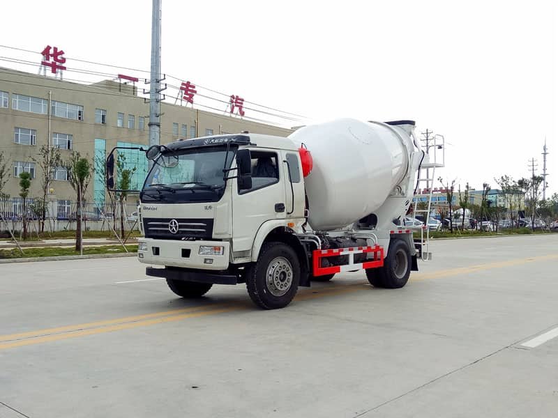 6方大運運隆鄉(xiāng)村建設(shè)主流攪拌車