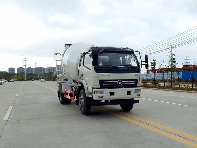 6方大運運隆鄉(xiāng)村建設(shè)主流攪拌車