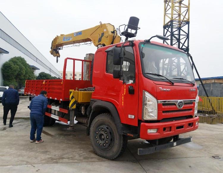三環(huán)創(chuàng)客短軸距單橋隨車吊