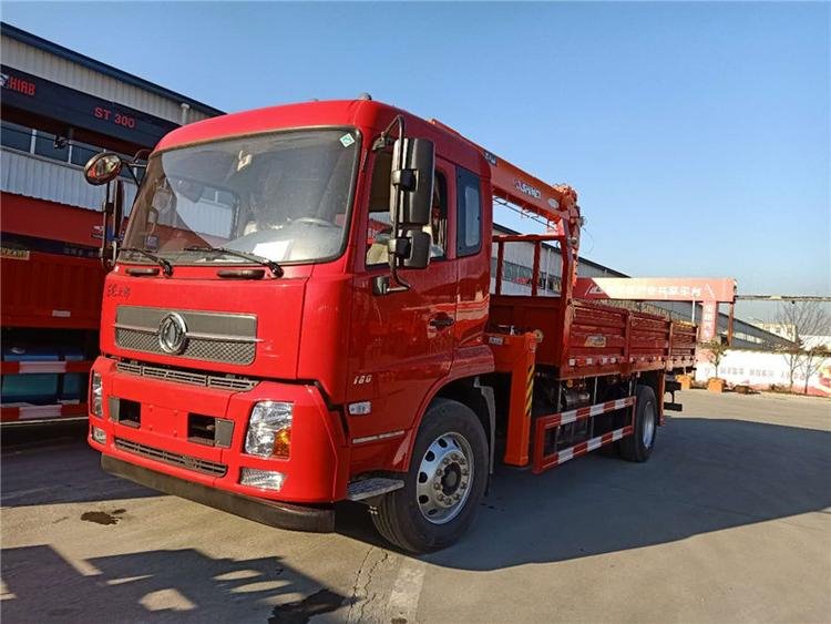 程力東風(fēng)5噸隨車吊