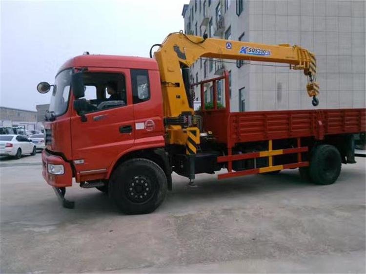 東風(fēng)御虎8噸隨車吊