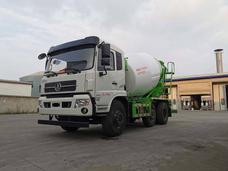 航天萬山8方水泥攪拌罐車