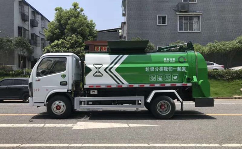 6方東風小多利卡餐廚污水處理車