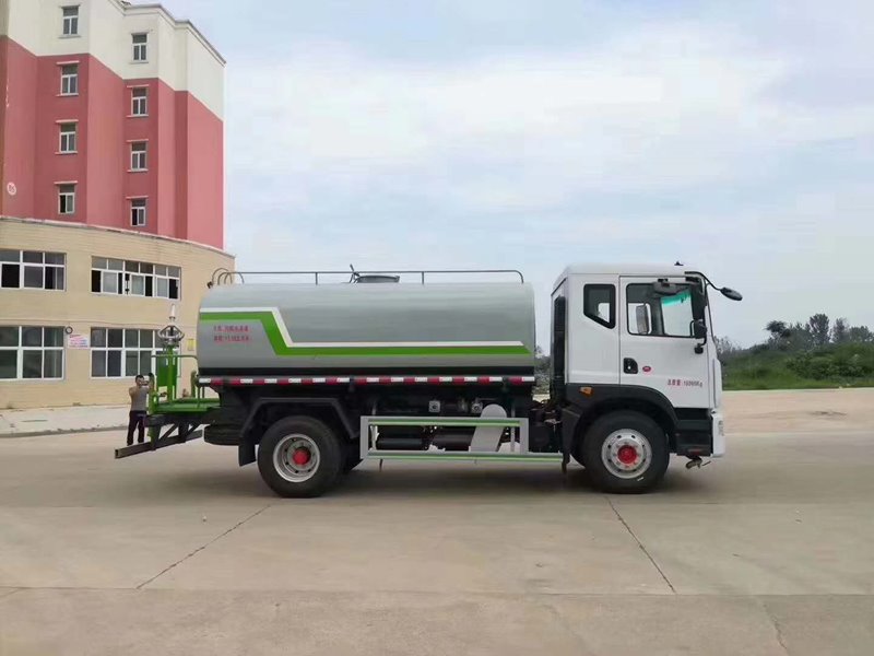 程力威牌CLW5180GSSYT6灑水車