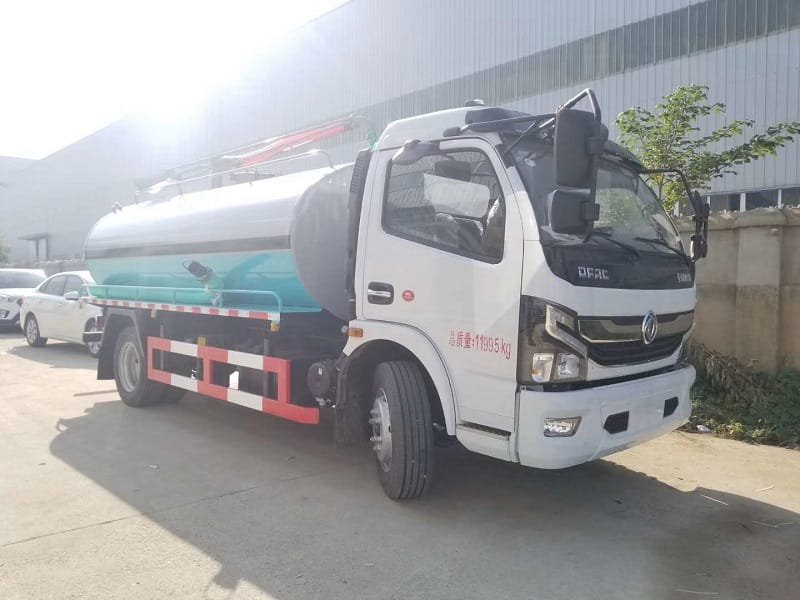 程力威牌CLW5120GXE6型吸糞車