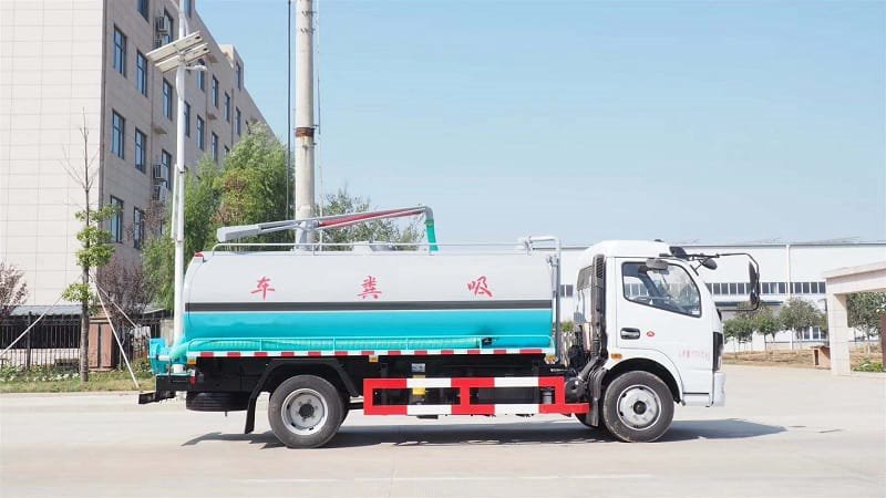 程力威牌CLW5120GXE6型吸糞車