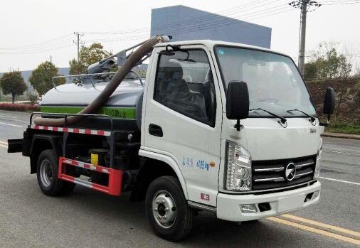 程力威牌CLW5040GXEK6吸糞車