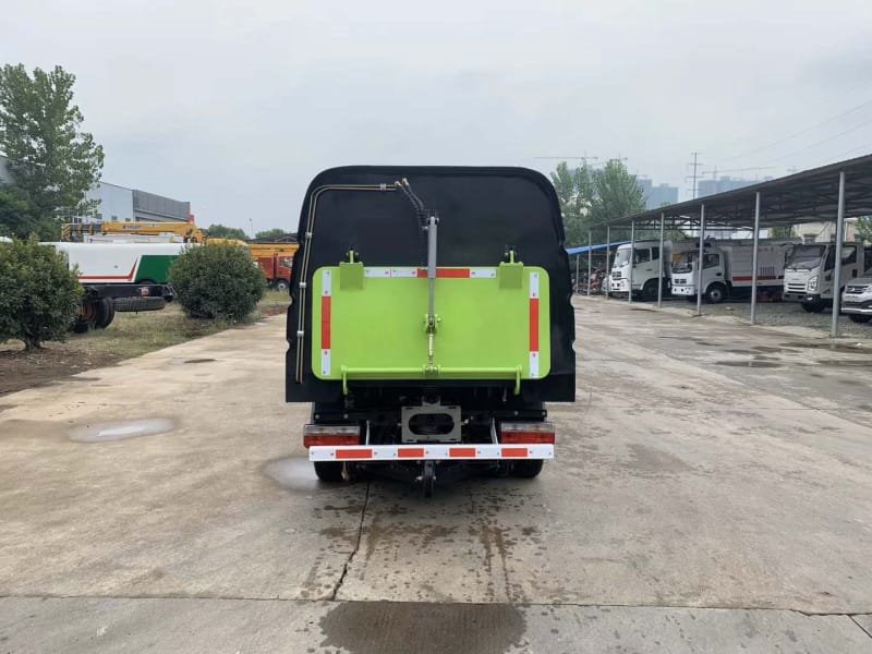 程力威牌CLW5030TSL6HL掃路車