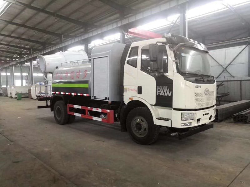 程力威牌CLW5180TDYC6多功能抑塵車