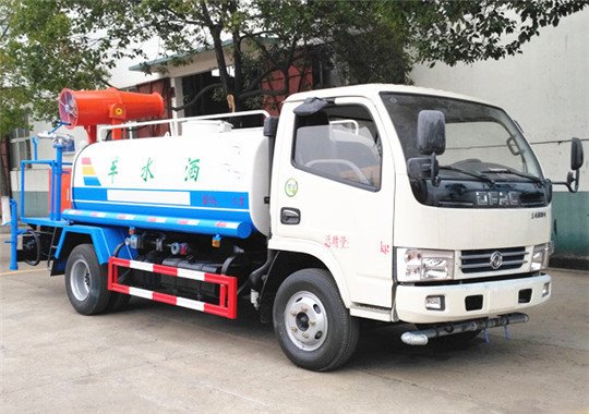 程力威牌CLW5071TDY6多功能抑塵車