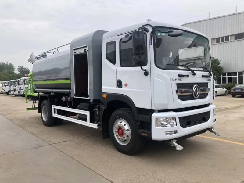 程力威牌CLW5181TDYYT6多功能抑塵車
