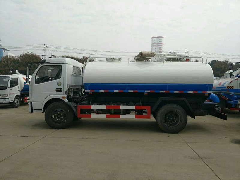 程力威牌CLW5182GPSE6綠化噴灑車