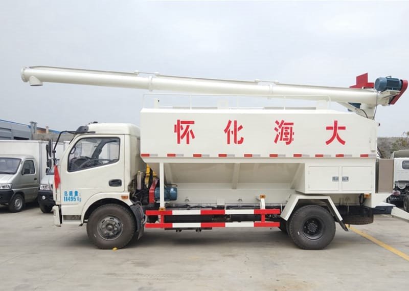 程力威牌CLW5182ZSLC6散裝飼料運(yùn)輸車