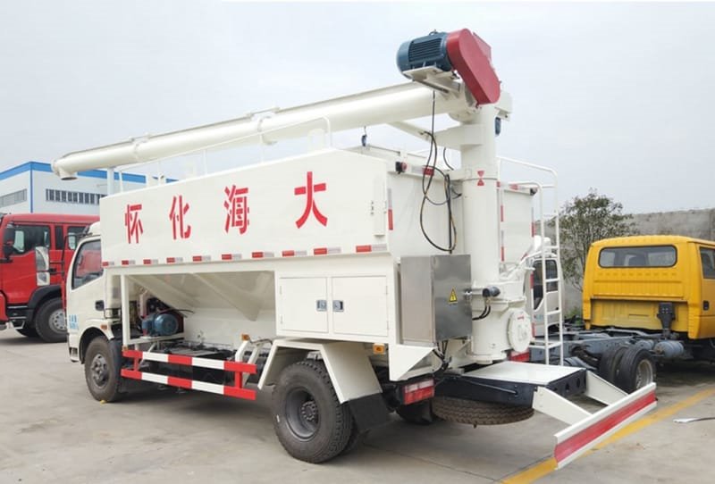 程力威牌CLW5182ZSLC6散裝飼料運(yùn)輸車
