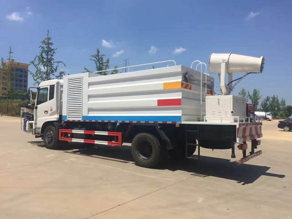 程力威牌CLW5180GQXRJ6護欄清洗車