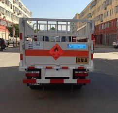 程力威牌CLW5030TQPE6氣瓶運(yùn)輸車