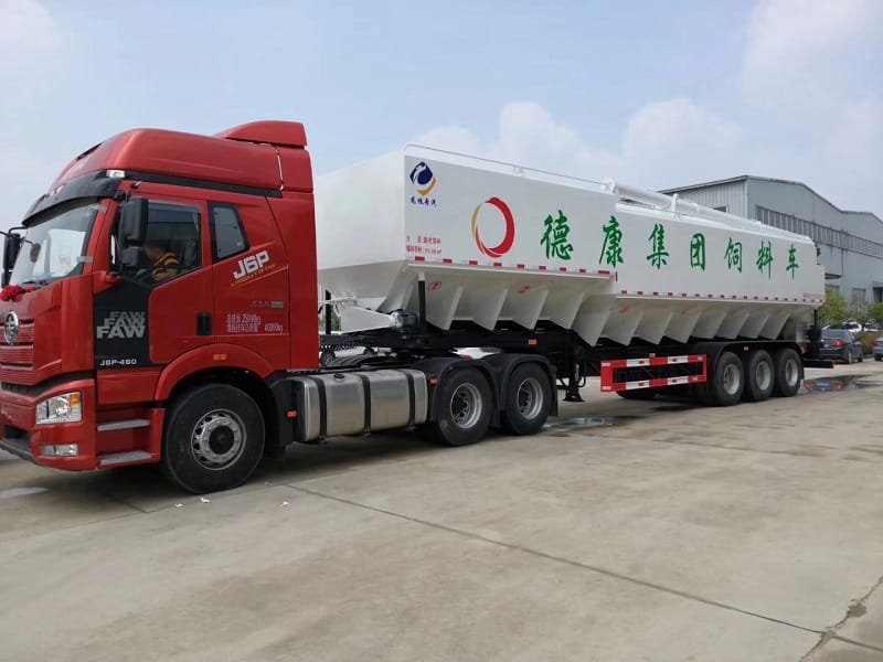程力威牌CLW5180ZSLD6散裝飼料運(yùn)輸車