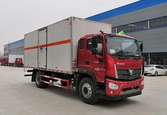 程力威牌CLW5180XZWB6雜項(xiàng)危險(xiǎn)物品廂式運(yùn)輸車