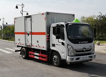 程力威牌CLW5040XFWB6腐蝕性物品廂式運輸車