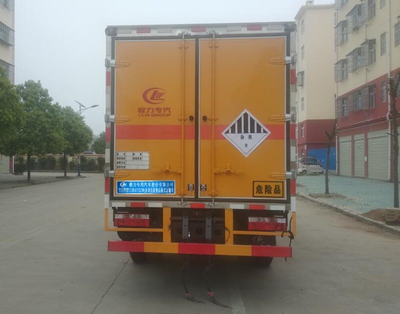程力威牌CLW5073XZW6雜項(xiàng)危險(xiǎn)物品廂式運(yùn)輸車