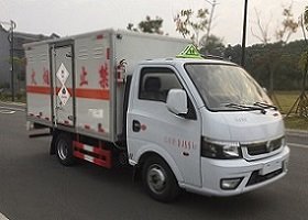 程力威牌CLW5030XDGE6毒性和感染性物品廂式運(yùn)輸車