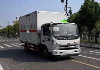 程力威牌CLW5081XZWB6雜項(xiàng)危險(xiǎn)物品廂式運(yùn)輸車