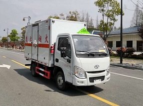 程力威牌CLW5040XFWSH6腐蝕性物品廂式運(yùn)輸車(chē)
