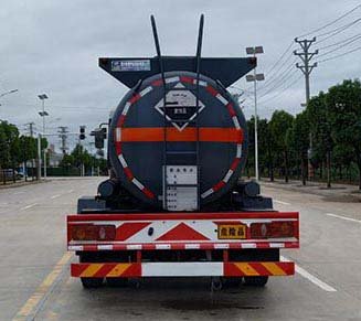 程力威牌CLW5180GFWD6腐蝕性物品罐式運(yùn)輸車(chē)