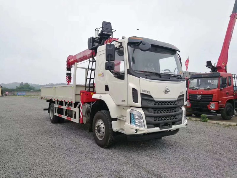 程力威牌CLW5180JSQL6隨車起重運(yùn)輸車隨車吊