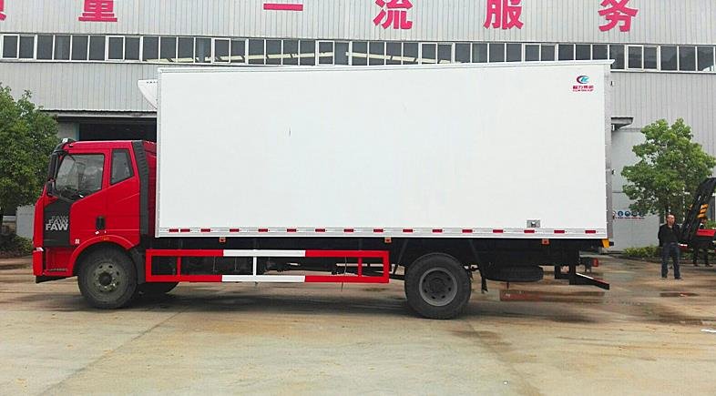 程力威牌CLW5030XLC6RL冷藏車