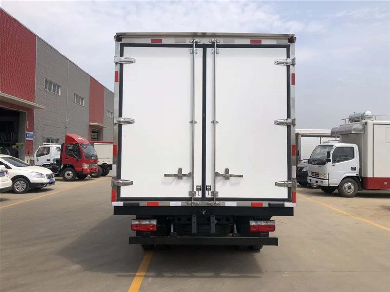 程力威牌CLW5045XLCE6冷藏車