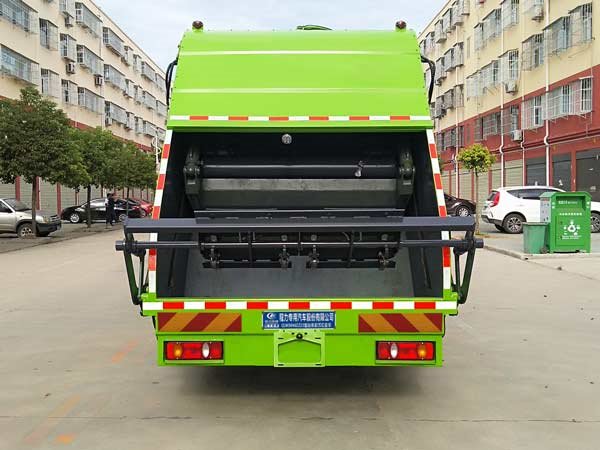 程力威牌CLW5183ZYSD6壓縮式垃圾車