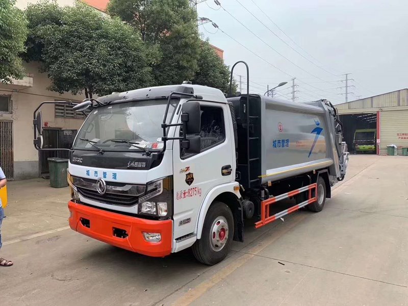 程力威牌CLW5070ZYSD6壓縮式垃圾車