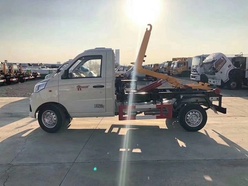 程力威牌CLW5030ZXXB6車廂可卸式垃圾車