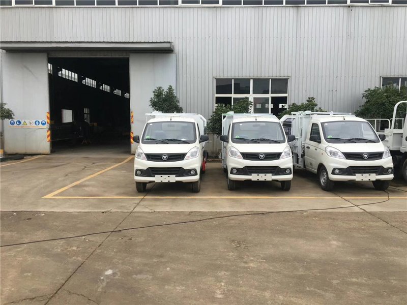 程力威牌CLW5030ZXXB6車廂可卸式垃圾車