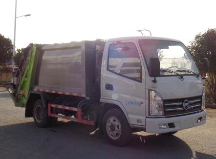程力威牌CLW5046ZYS6CD壓縮式垃圾車