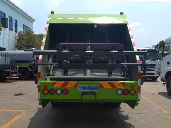 程力威牌CLW5182ZYSD6壓縮式垃圾車