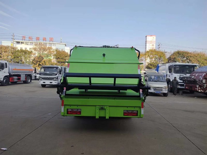 程力威牌CLW5120ZYS6KL壓縮式垃圾車