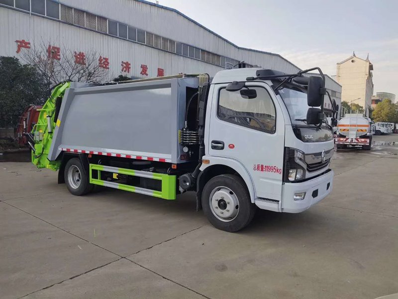 程力威牌CLW5121ZYS6壓縮式垃圾車