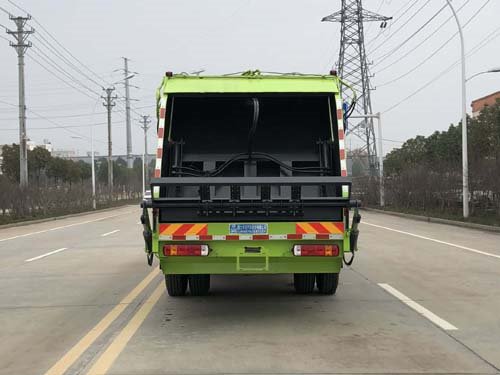 程力威牌CLW5180ZYS6ZS壓縮式垃圾車