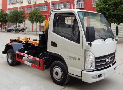 程力威牌CLW5035ZXXK6車廂可卸式垃圾車
