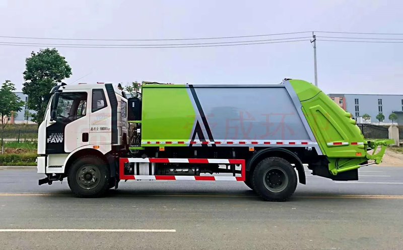 程力威牌CLW5180ZYSC6壓縮式垃圾車