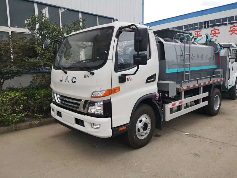 程力威牌CLW5080TCAH6餐廚垃圾車(chē)