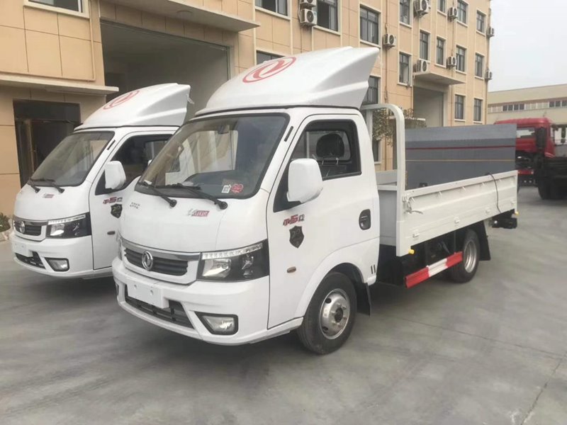 程力威牌CLW5031CTY6桶裝垃圾運(yùn)輸車