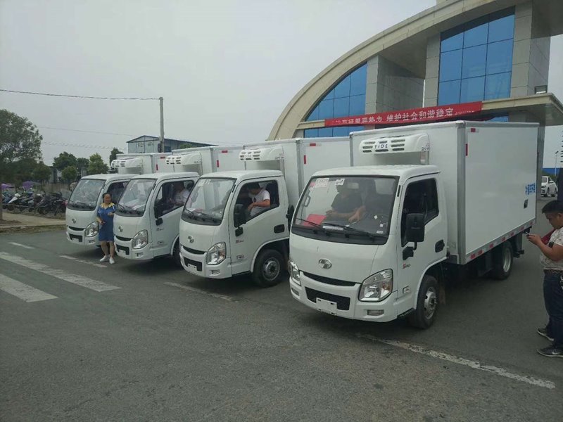 程力威牌CLW5030XYYSH6醫(yī)療廢物轉(zhuǎn)運車