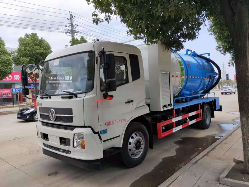 程力威牌CLW5180GQWD6清洗吸污車