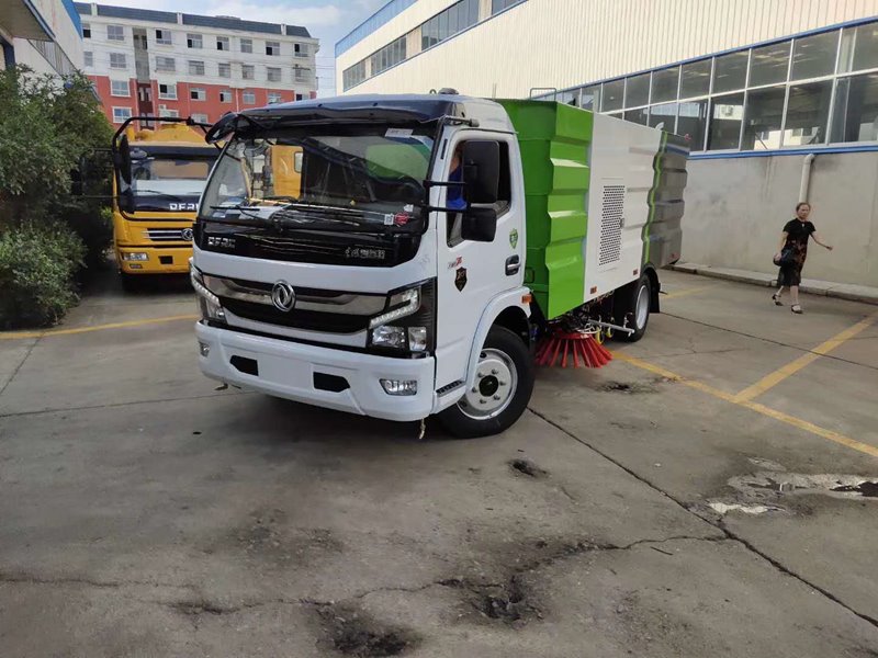 程力威牌CLW5121TXS6洗掃車